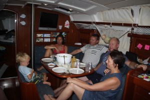 Middag ombord på Hakuna Matata