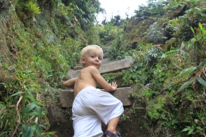 På fjelltur til toppen på Vulkanen Mount Pelee